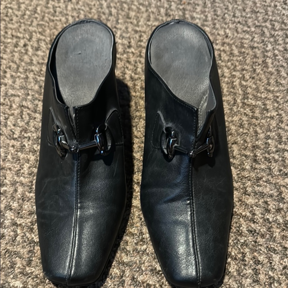 AEROSOLES Black Leather Heels